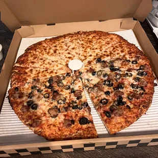 XL half cheese, half sausage &amp; olives