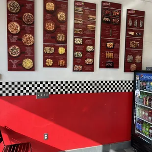 the interior of a fast food restaurant