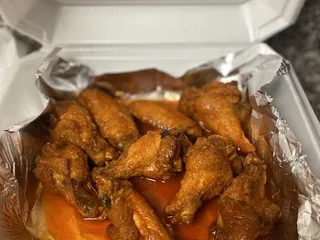 Golden Pizza and Wings