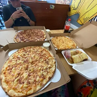 Pizza and Garlic Knots