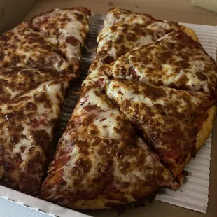 Medium one topping pepperoni pizza