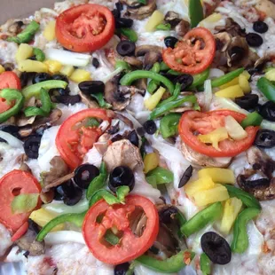 100% vegan and gluten free veggie pizza w pineapple