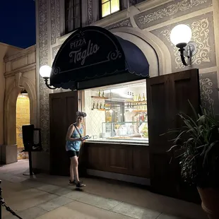 Pizza Window