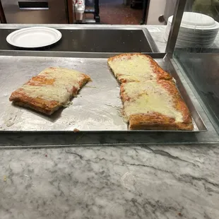 &quot;Margarita,&quot; - NOT A MARGARITA PIZZA it was PLAIN CHEESE
