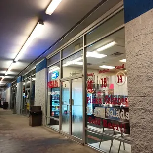 the outside of a restaurant