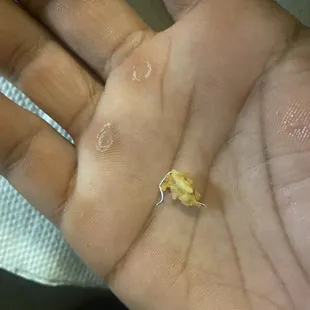 Found a staple in my pizza last night smh My daughters are so lucky I found it n not them