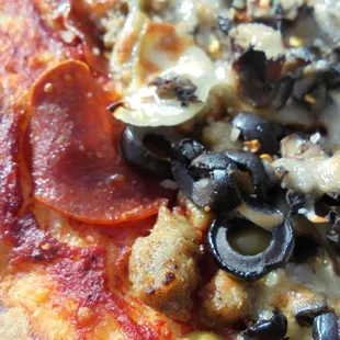 The Cowpie Pizza, close-up.