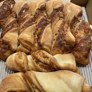 Garlic cheese twisters