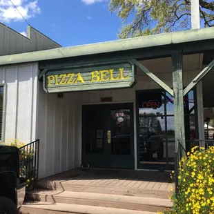 Beautiful Day! For some Pizza