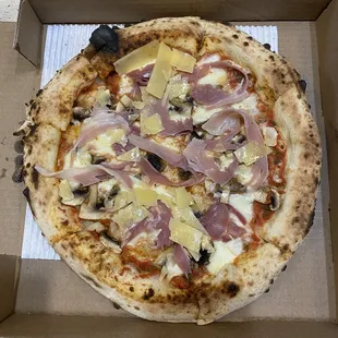 Prosciutto Funghi Pizza