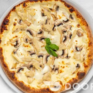 Chicken Alfredo pizza