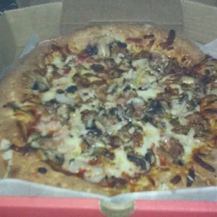 Bella's mushroom, saus and onion pizza 2010 Small, 4 pieces