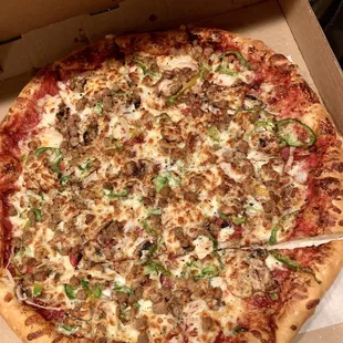 Large deluxe - delicious pizza, great crust!