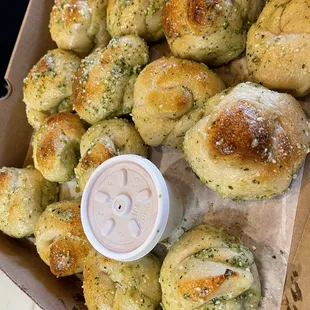 Garlic knots