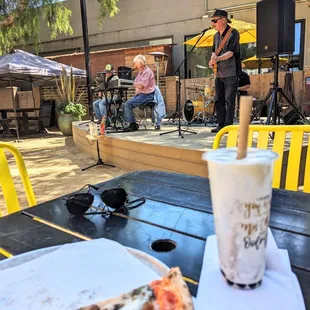 Pizza and live music