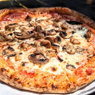 A pizza for the evening