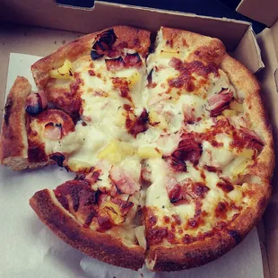 Hawaiian with white sauce, good but needs a little care with toppings