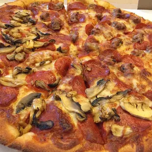 Large pepperoni 1/2 mushroom ,1/2 sausage (original style)