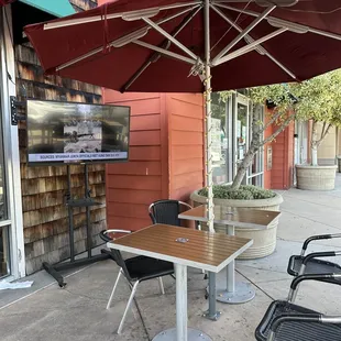 Outdoor seating w/ TV