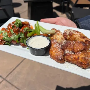 food, bbq wings, fried chicken wings, chicken wings and fried chicken, poultry, chicken wings, chicken, bbq chicken, fried chicken