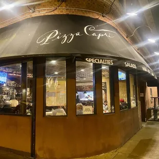Entrance of pizza Capri