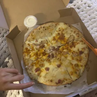 1/4 of my pizza is naked.  Being gluten free/celiac, the topping are the most important thing when it comes to ordering pizza.