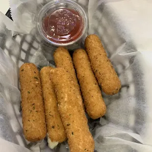 6 Mozzarella Sticks