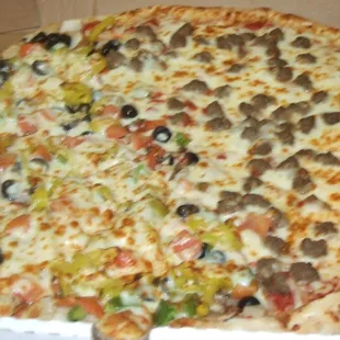 Deluxe (Supreme) pizza close up
