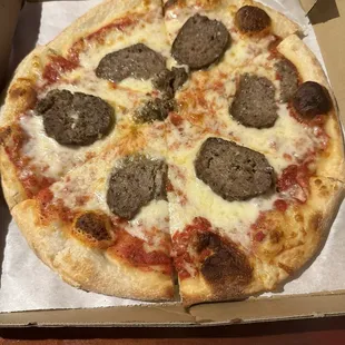 Meatball pizza