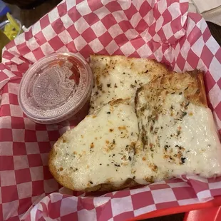 Garlic cheese bread