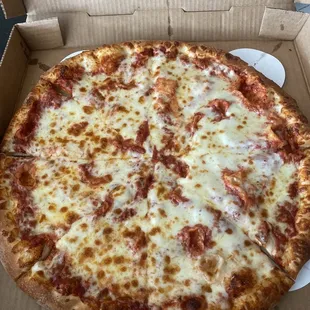 16&apos; Large cheese pizza