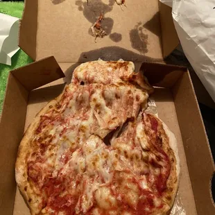 Little sauce cheese pizza. ??? This looks terrible.