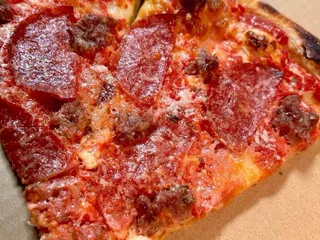 Lovers Pizzeria
