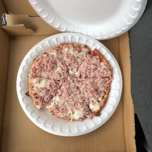 Mini pizza with ham