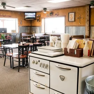 sushi and sashimi, interior