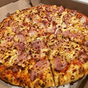 Large Hawaiian on regular crust