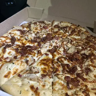 Chicken bacon ranch pizza ! America baby .