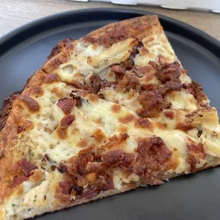 chicken bacon ranch on cauliflower crust
