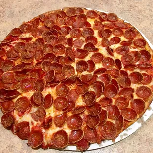 Large pepperoni pizza
