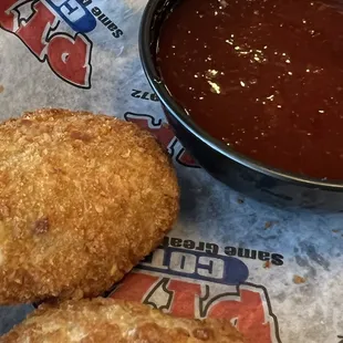 Jalapeño poppers an order of 6, they were very good!