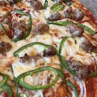 Sausage/onion &amp; green pepper pizza 14" EXCELLENT!!!