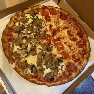 XL pepperoni and onion/Italian Sausage and mushroom