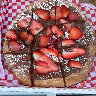 Nutella dessert pizza