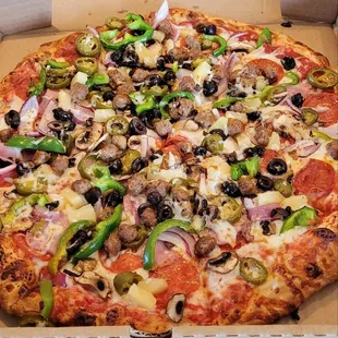 Deluxe Large pizza