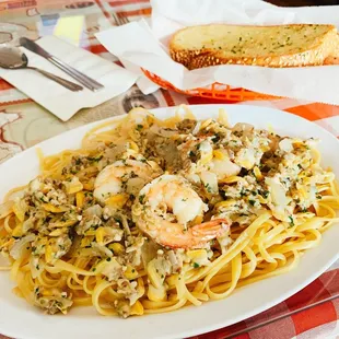 Saturday Lunch Special: Seafood (this is clams and shrimp spaghetti)