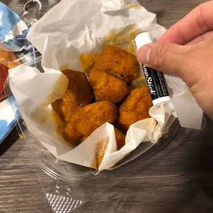 "Jumbo boneless wings" smelled like curry