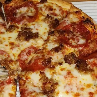 Sausage/Pepperoni pizza