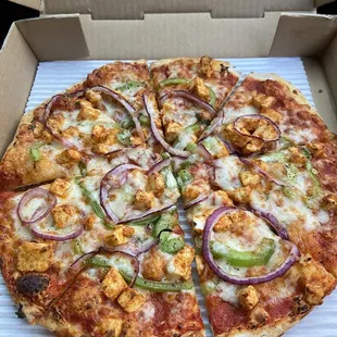 Paneer Pizza with Spicy Sauce