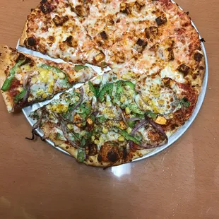 Spicy Paneer Pizza with Corn