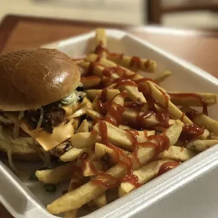 Grilled chicken sandwich w/fries. Better then the rest.